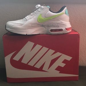 WMNS NIKE AIR MAX EXCEE